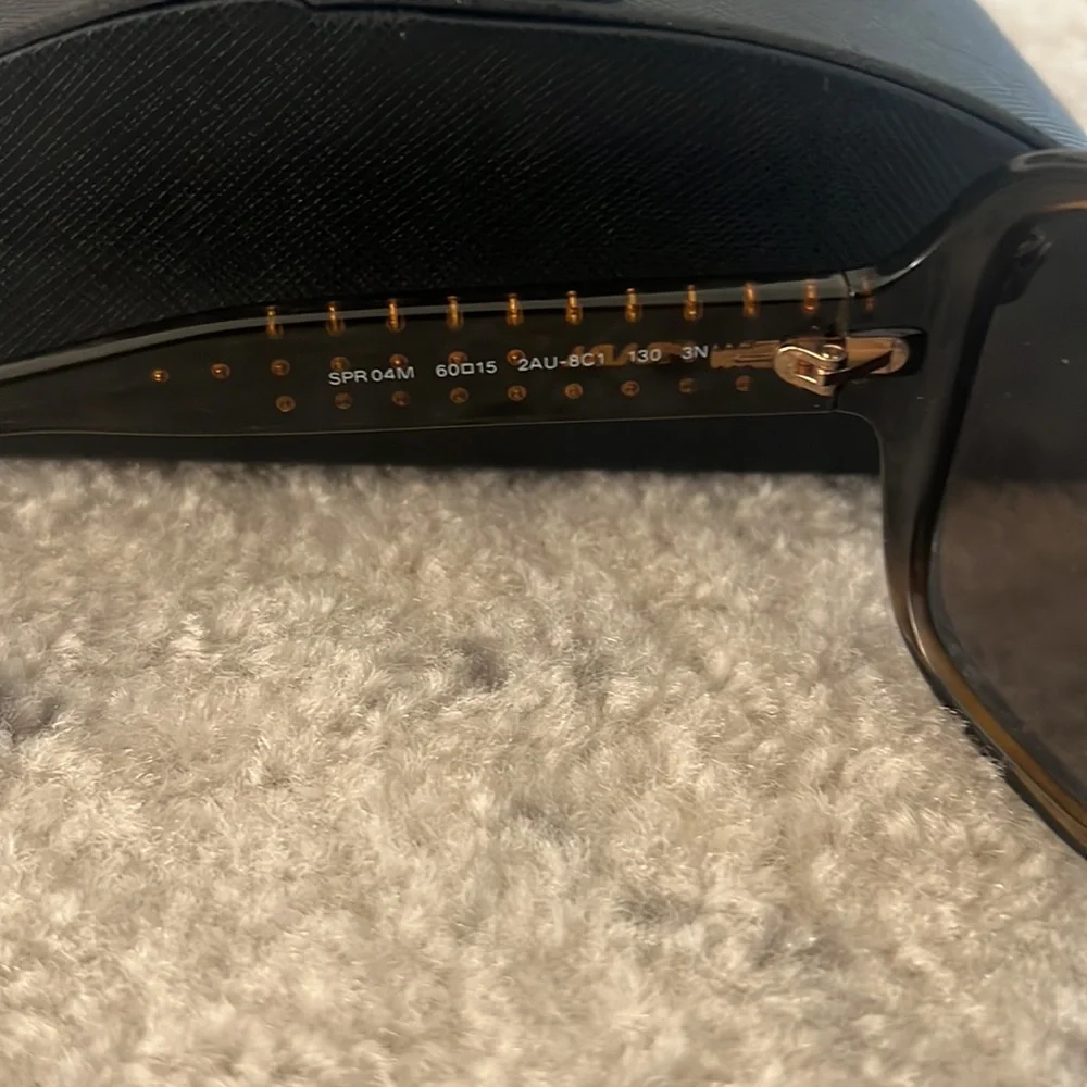 Prada sunglasses - Picture 3 of 7